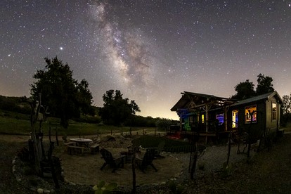 Unique Western-Themed Cabin Rental for Secluded Getaway in Warner Springs, California - Warner Springs, California - glamping.directory