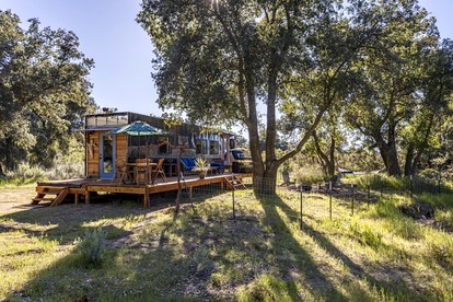 Unique Western-Themed Cabin Rental for Secluded Getaway in Warner Springs, California - Warner Springs, California - glamping.directory