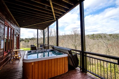 Modern and Cozy Cabin Rental Between Mountains and River in Northern Georgia - Blue Ridge, Georgia - glamping.directory