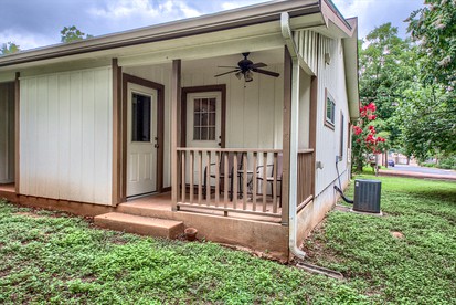 Family-Friendly Cottage with Garden Great to Recharge in Fredericksburg, Texas - Fredericksburg, Texas - glamping.directory