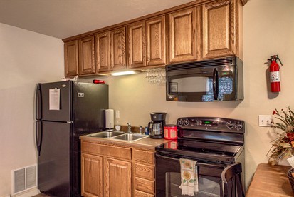 Family-Friendly Cottage with Garden Great to Recharge in Fredericksburg, Texas - Fredericksburg, Texas - glamping.directory