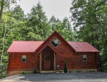 Fantastic Log Cabin with Barbecue and Hot-tub in Gatlinburg, Tennessee - glamping.directory
