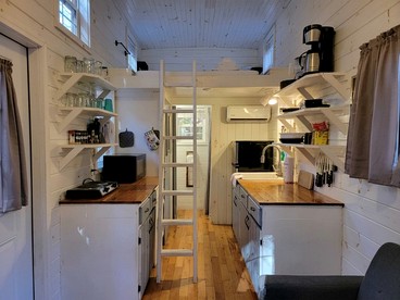 Georgia Glamping Escape for Two in this Lovely Tiny House in Suches - Suches, Georgia - glamping.directory