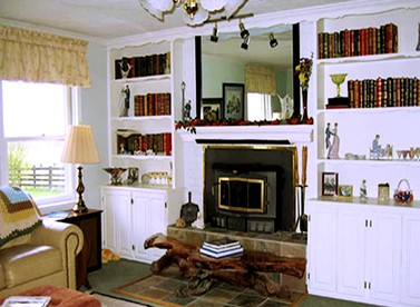Classic Bed and Breakfast for a Weekend Getaway in Dearborn County, Indiana - Aurora, Indiana - glamping.directory