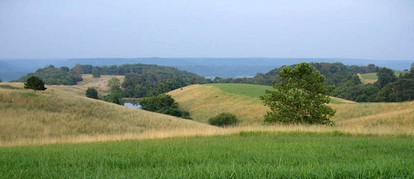 Classic Bed and Breakfast for a Weekend Getaway in Dearborn County, Indiana - Aurora, Indiana - glamping.directory