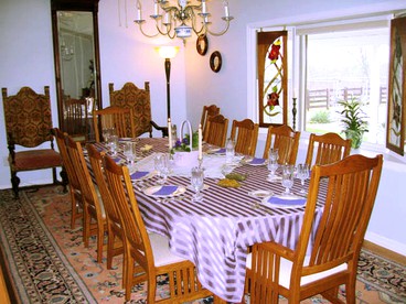 Classic Bed and Breakfast for a Weekend Getaway in Dearborn County, Indiana - Aurora, Indiana - glamping.directory