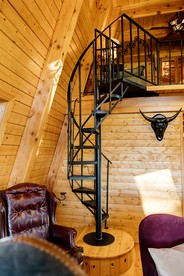 Charming Sunset-View Mountain Cabin with Unique Gothic Décor near Fool Hollow Lake in Show Low, Arizona - Show Low, Arizona - glamping.directory