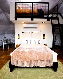 Amazing Lakeside Dome with Private Deck in Cedar Bluff, Alabama - Cedar Bluff, Alabama - glamping.directory