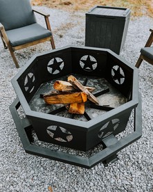 Amazing Lakeside Dome with Private Deck in Cedar Bluff, Alabama - Cedar Bluff, Alabama - glamping.directory