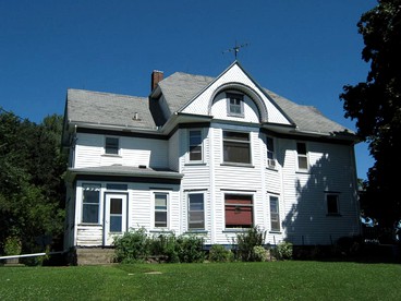 Rustic Room Rental in Lovely Bed and Breakfast near Lanesboro, Minnesota - glamping.directory