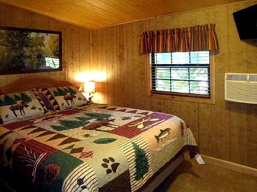Romantic Cabin Incredible for Outdoor Activities in Inverness, Florida - Inverness, Florida - glamping.directory