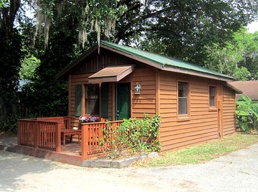 Romantic Cabin Incredible for Outdoor Activities in Inverness, Florida - Inverness, Florida - glamping.directory