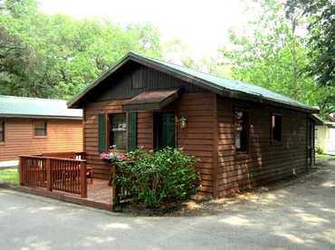 Romantic Cabin Incredible for Outdoor Activities in Inverness, Florida - glamping.directory