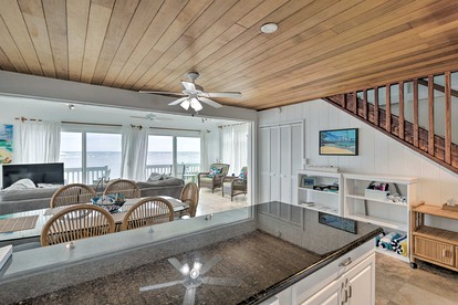 Chic Beach House with Incredible Views Perfect for Water Sports in Anahola, Hawaii - Anahola , Hawaii - glamping.directory
