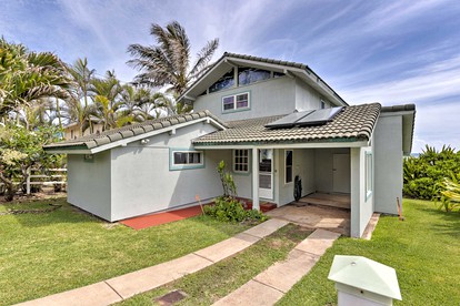 Chic Beach House with Incredible Views Perfect for Water Sports in Anahola, Hawaii - glamping.directory