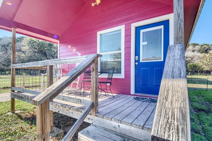 New Braunfels Glamping Cabin, Ideal for a Family Getaway in Texas - Canyon Lake, Texas - glamping.directory