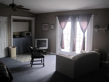 Family-Friendly Bed and Breakfast Rental on Farmland in Appalachian Mountains, Kentucky - Brooksville, Kentucky - glamping.directory