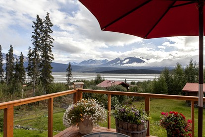 Ultimate All-Inclusive Alaskan Experience with Plane-Assisted Skiing - Chitina, Alaska - glamping.directory