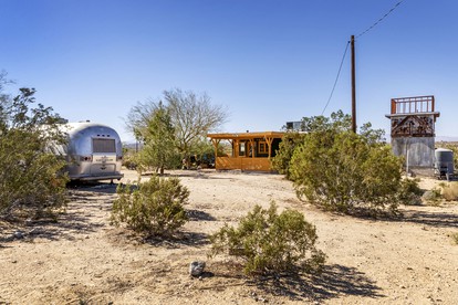 Cozy Cabin Ideal for a Getaway in Joshua Tree Perfect for Stargazing - Joshua Tree, California - glamping.directory