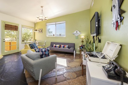 Cozy Cabin Ideal for a Getaway in Joshua Tree Perfect for Stargazing - Joshua Tree, California - glamping.directory