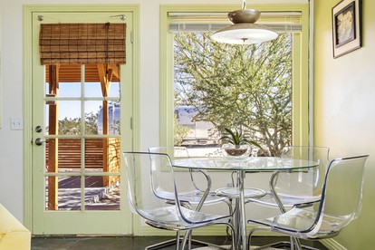 Cozy Cabin Ideal for a Getaway in Joshua Tree Perfect for Stargazing - Joshua Tree, California - glamping.directory