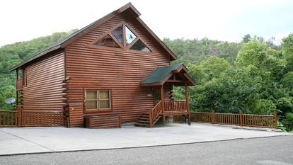 Majestic Retreat Ideal for Family Getaways in Tennessee - glamping.directory