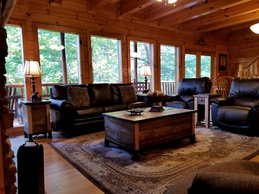 Majestic Retreat Ideal for Family Getaways in Tennessee - Sevierville, Tennessee - glamping.directory