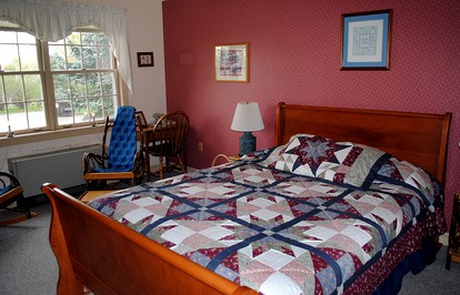 Cozy Vacation Rental with Breakfast Included in Slippery Rock, Pennsylvania - glamping.directory