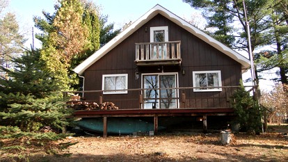 Evergreen Campsite - Driftwood Cottage - glamping.directory