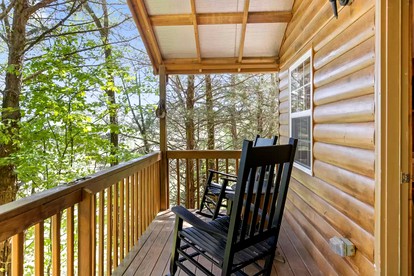 Rustic Elegance: Vintage Decor Cabin with Mountain Scenery in Sparta - Sparta, Tennessee - glamping.directory