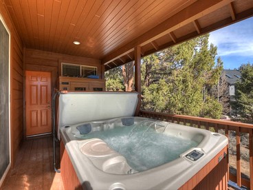 California Dreaming: Lakeside Cabin Getaway in the Best Location - San Bernardino, California - glamping.directory