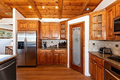 California Dreaming: Lakeside Cabin Getaway in the Best Location - San Bernardino, California - glamping.directory