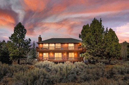 California Dreaming: Lakeside Cabin Getaway in the Best Location - glamping.directory