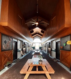 Rustic Farmhouse Stay with Country Breakfast & Private Bath near Old Hickory Lake – Gallatin, Tennessee - Lebanon, Tennessee - glamping.directory