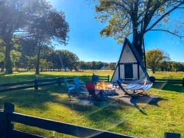 Rustic Farmhouse Stay with Country Breakfast & Private Bath near Old Hickory Lake – Gallatin, Tennessee - Lebanon, Tennessee - glamping.directory