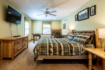 Create Lasting Memories: Lakeside Family Getaway in the Heart of Paradise, Michigan - Paradise, Michigan - glamping.directory