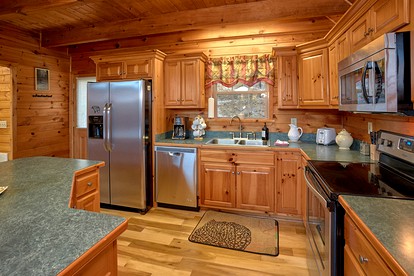 Peaceful Great Smoky Mountains Cabin for a Vacation in Tennessee with Friends - Sevierville, Tennessee - glamping.directory
