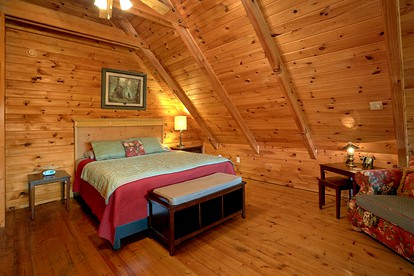 Peaceful Great Smoky Mountains Cabin for a Vacation in Tennessee with Friends - Sevierville, Tennessee - glamping.directory