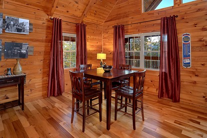 Peaceful Great Smoky Mountains Cabin for a Vacation in Tennessee with Friends - Sevierville, Tennessee - glamping.directory