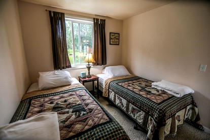 Spacious Family Cabin with Scenic Views near the Kenai River in Alaska - Kasilof, Alaska - glamping.directory