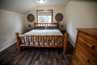 Spacious Family Cabin with Scenic Views near the Kenai River in Alaska - Kasilof, Alaska - glamping.directory