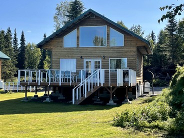 Spacious Family Cabin with Scenic Views near the Kenai River in Alaska - Kasilof, Alaska - glamping.directory