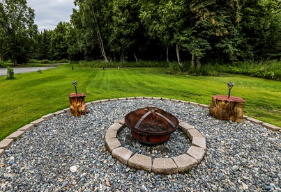Spacious Family Cabin with Scenic Views near the Kenai River in Alaska - Kasilof, Alaska - glamping.directory