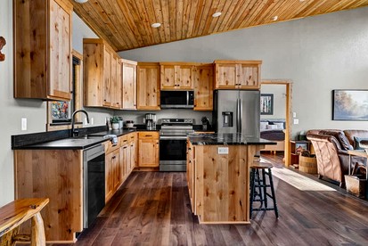 Secluded Riverfront Cabin with Scenic Bluffs near Fayetteville, Arkansas - Fayetteville, Arkansas - glamping.directory