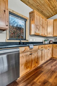 Secluded Riverfront Cabin with Scenic Bluffs near Fayetteville, Arkansas - Fayetteville, Arkansas - glamping.directory