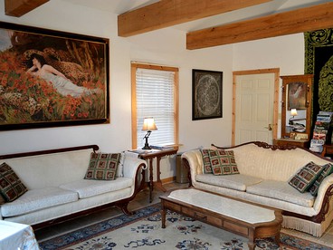 Enormous Family-Friendly Cabin Rental in Shawangunk Mountains, New York - Fine Bush, New York - glamping.directory