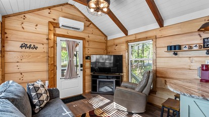 Peaceful Mountain Tiny Home with Breathtaking Valley Views & Fireplace Near Lookout Mountain, Menlo GA - Menlo, Georgia - glamping.directory