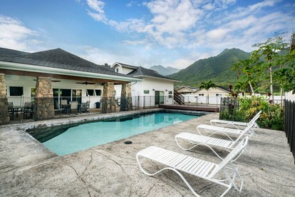 Breathtaking Villa with Swimming Pool and Fantastic Sights in Hauula, Hawaii - Hauula, Hawaii - glamping.directory