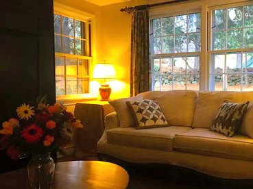 Peaceful and Pet-Friendly Cottage Rental on Picturesque Country Estate near Black Rock State Park, Connecticut - Watertown, Connecticut - glamping.directory
