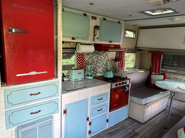 Vintage Caravan Rental on a Farm for Glamping in Tennessee - Grandview, Tennessee - glamping.directory